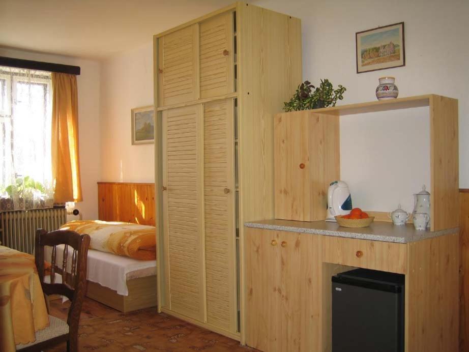 Penzion Nevcehle Urbanov Δωμάτιο φωτογραφία